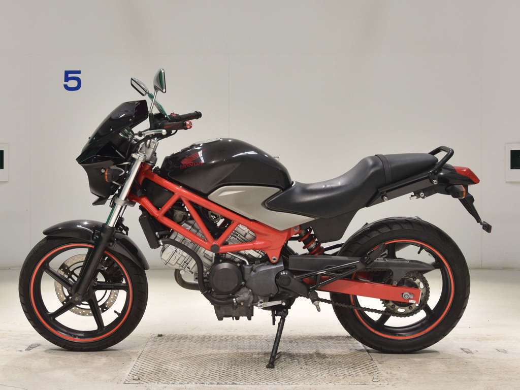 Фото Honda VTR 250 Gen. 2 2011 с японского аукциона