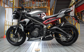 TRIUMPH STREET TRIPLE RS 2021 HDA554