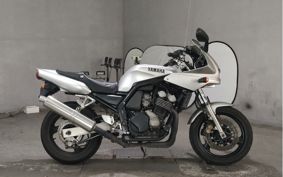 YAMAHA FZ400 4YR