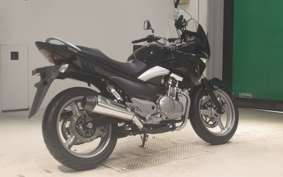 SUZUKI GSR250S