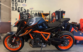KTM 1290 SUPER DUKE R V3940