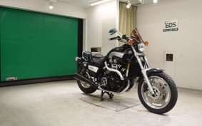YAMAHA VMAX 2000