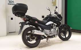 SUZUKI GSR250