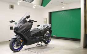 YAMAHA T-MAX 560 2026 SJ21J
