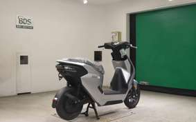 HONDA EM1 e: 2010 EF16