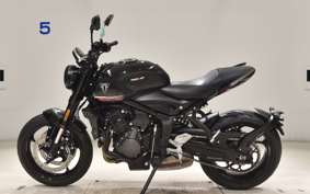 TRIUMPH TRIDENT 660 2025