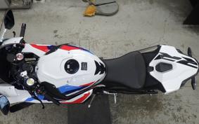 BMW M1000RR 2025