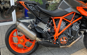 KTM 1290 SUPER DUKE R 2019 V3940