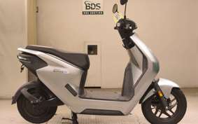 HONDA EM1 e: 2010 EF16