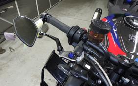 BMW M1000R 2024