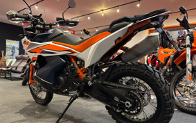 KTM 890 ADVENTURE	 R TR640
