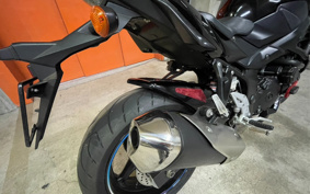 SUZUKI GSR750 2011 C5111