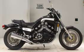 YAMAHA VMAX 2000