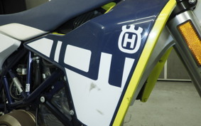 HUSQVARNA 701ED 2023