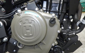 HUSQVARNA SVARTPILEN 401 2023