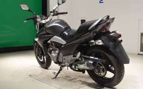 SUZUKI GSR250