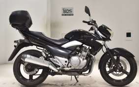 SUZUKI GSR250
