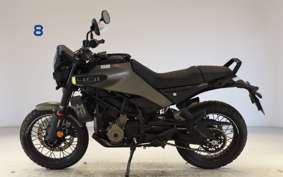 HUSQVARNA SVARTPILEN 401 2025