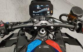 BMW M1000R 0E81
