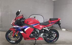 HONDA CBR600RR 2024 PC40