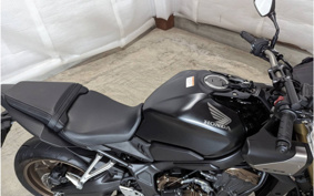 HONDA CB650R E-Clutch 2026 RH17