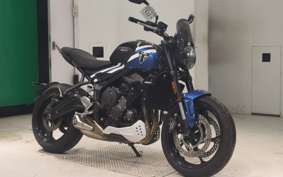 TRIUMPH TRIDENT 660 2025