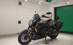DUCATI DIAVEL STRADA 2013