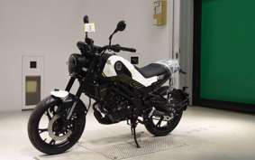 BENELLI レオンチーノ125