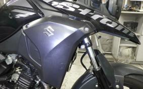 SUZUKI Vｽﾄﾛｰﾑ250