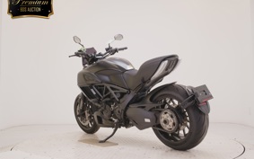 DUCATI DIAVEL 2015