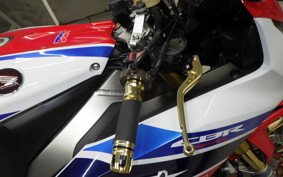 HONDA CBR1000RR SPECIAL EDITION 2015 SC59