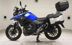 SUZUKI Vｽﾄﾛｰﾑ250 2015