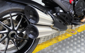 DUCATI DIAVEL CARBON 2014 ZDMG105JAEB