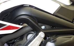TRIUMPH STREET TRIPLE R 2023