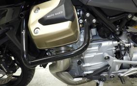 MOTO GUZZI V100マンディロS 2024