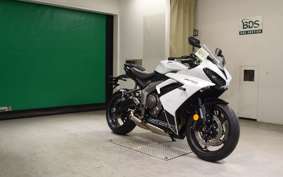 TRIUMPH DAYTONA 660 2024