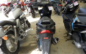 SUZUKI GSR125