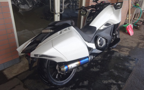 HONDA NM4 VULTUS -02 2014 RC82