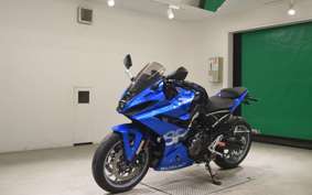 SUZUKI GSX-8R 2025