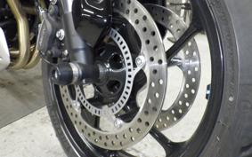 TRIUMPH TRIDENT 660 2025