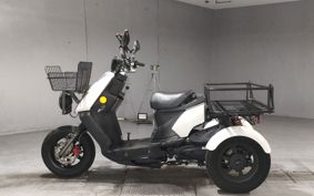 PGO I MI-125 TRIKE ..