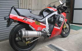 SUZUKI GSX-R1100 1987 GU74A