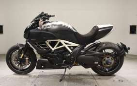 DUCATI DIAVEL AMG 2012