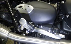 TRIUMPH STREET TWIN 2022