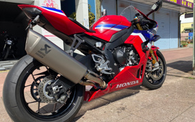 HONDA CBR1000RR-R FB SP 2025 SC82