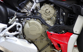 DUCATI STREET FIGHTER V4S 2020 FA00