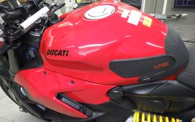 DUCATI STREETFIGHTER V2 2022