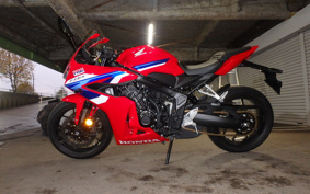 HONDA CBR650R E-Clutch 2025 RH17