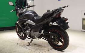 SUZUKI GSR250