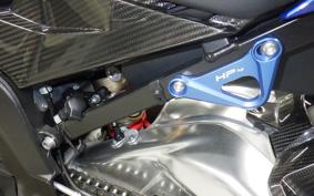 BMW HP4 2013